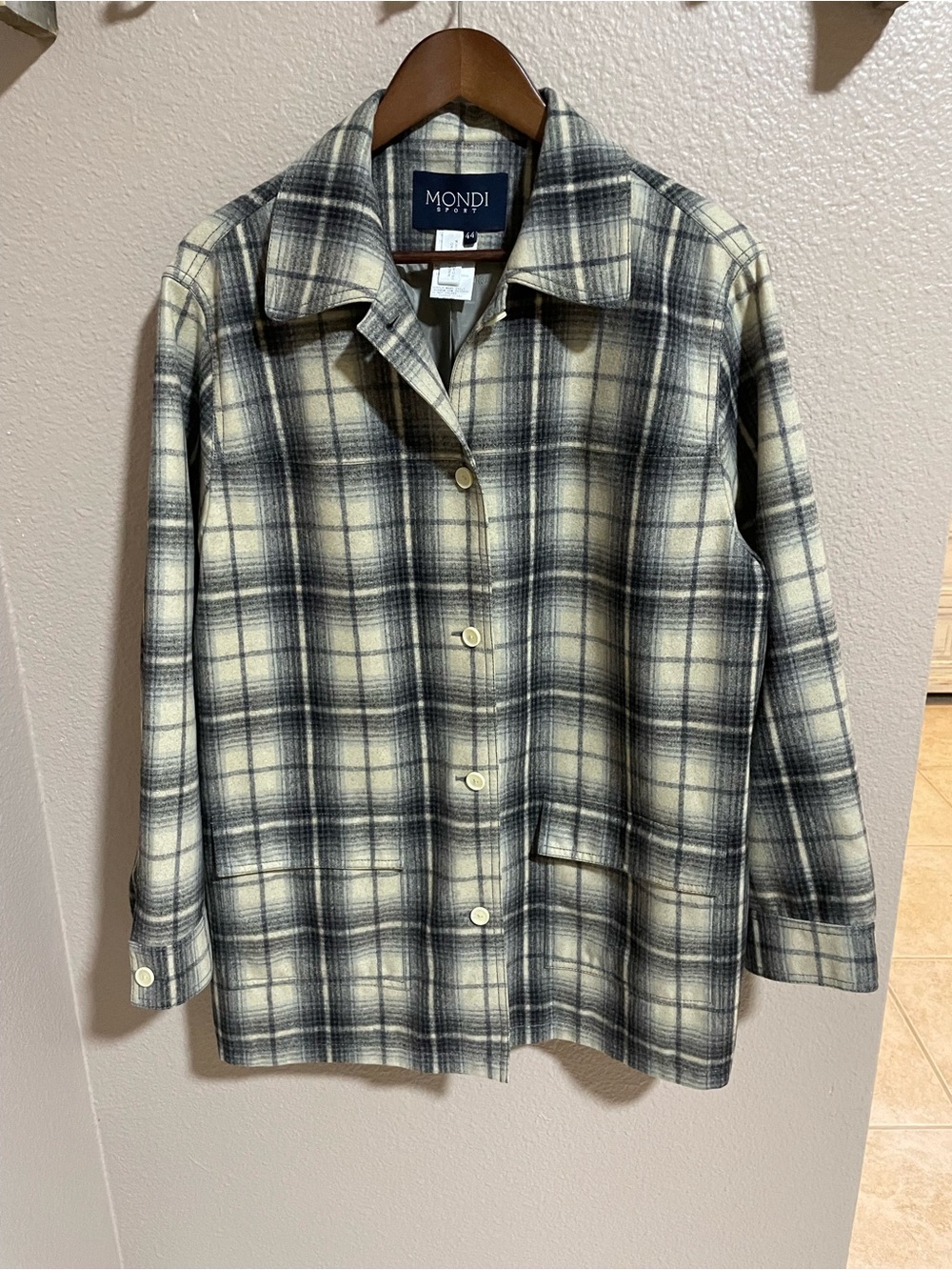 MONDI Plaid Button-Front Jacket in Cream and Gray Virgin wool